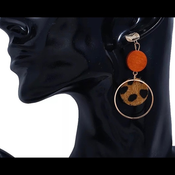 Printed Hoops - Picture 4 of 4